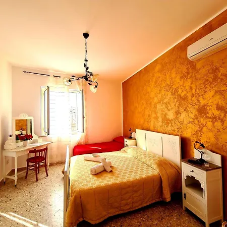 Due Passi Dal Centro B&B 마르살라