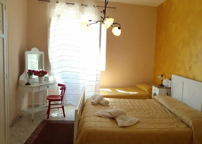 Due Passi Dal Centro ベッド・アンド・ブレックファスト マルサラ