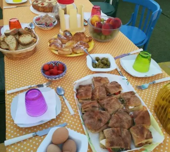 Due Passi Dal Centro ベッド・アンド・ブレックファスト 3*