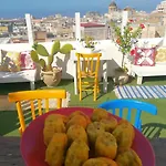Due Passi Dal Centro Bed and Breakfast Μαρσάλα