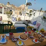 Bed and Breakfast Due Passi Dal Centro 4*