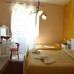 Due Passi Dal Centro Bed and Breakfast Μαρσάλα