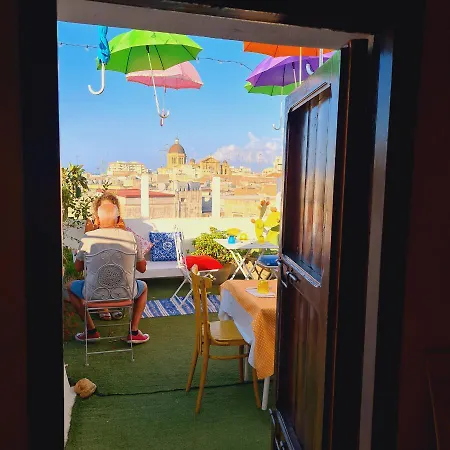 咫尺城中央酒店 3*